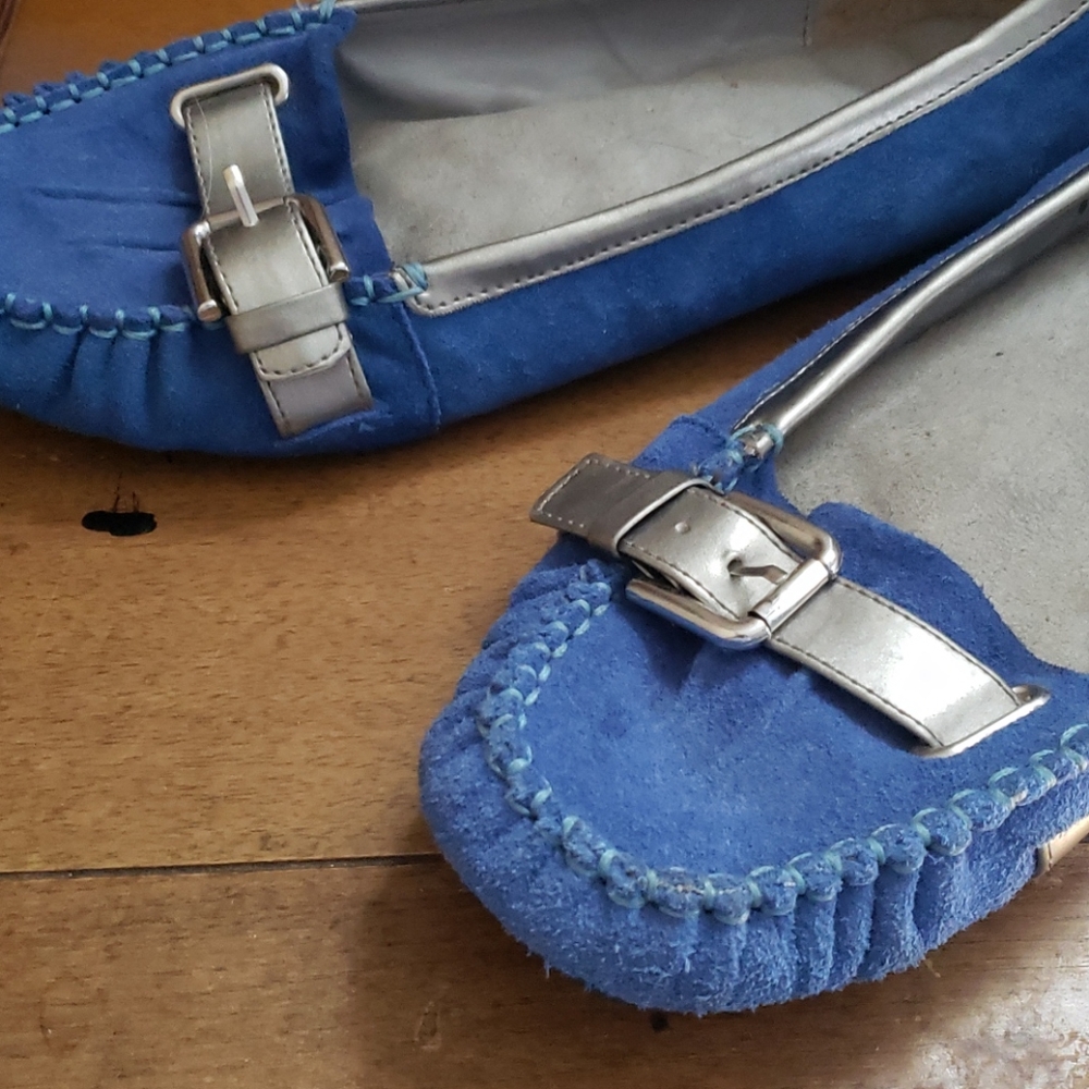 Shoes - Picture 4 of 4